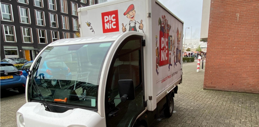 Voetganger aangereden door Picnic wagentje in Drunen