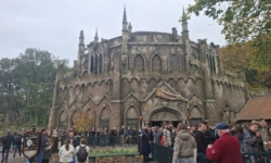 Efteling wint internationale theateraward met Danse Macabre