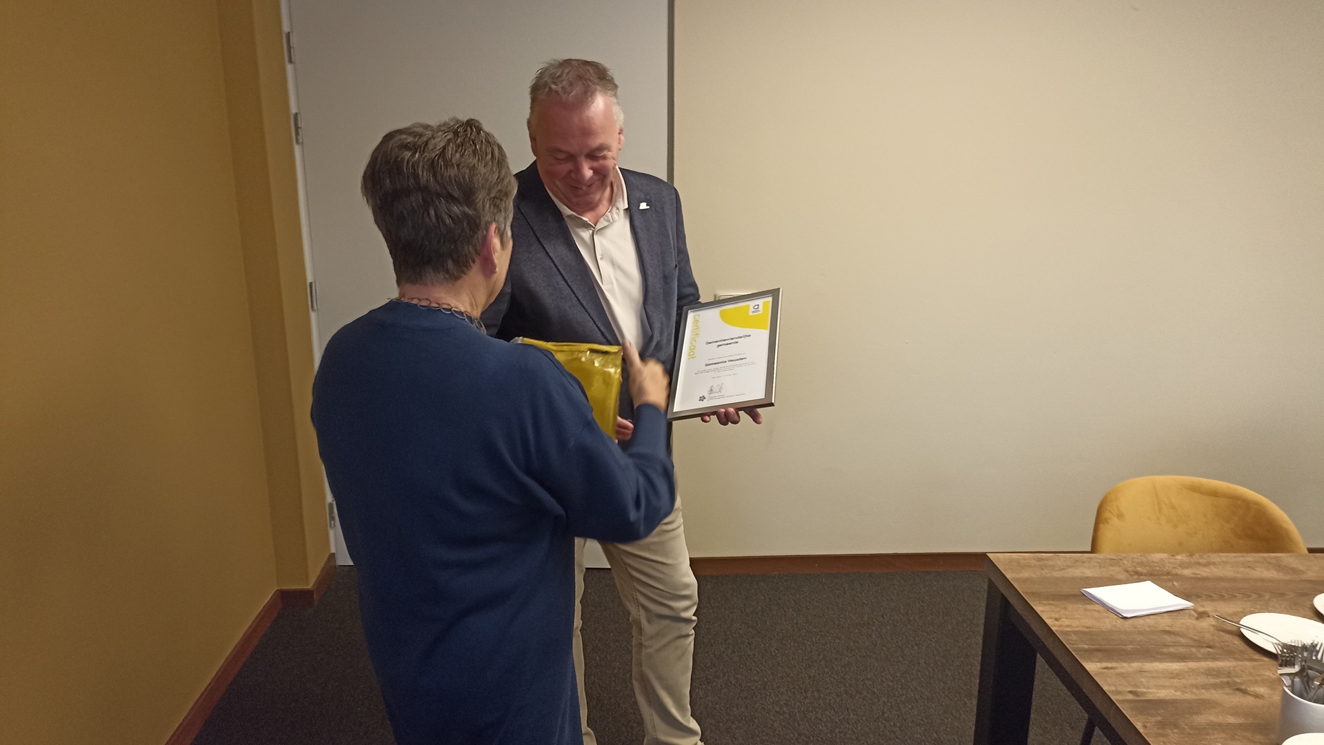 Heusden ontvangt titel 'dementievriendelijke gemeente' (Video)