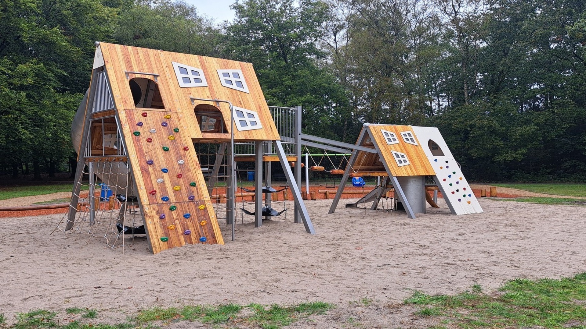 Vernieuwde speeltuin Lido in Waalwijk is af (Video)