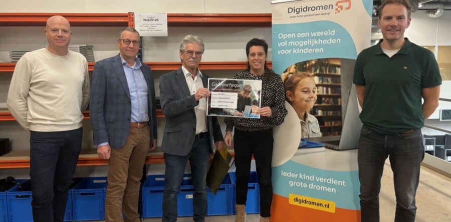 Digidromen ontvangt cheque van Rabobank Stimuleringsfonds in Waalwijk