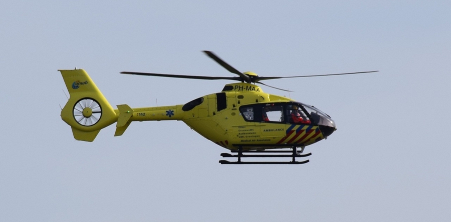 Verwarde man verzet zich agressief, traumahelikopter opgeroepen
