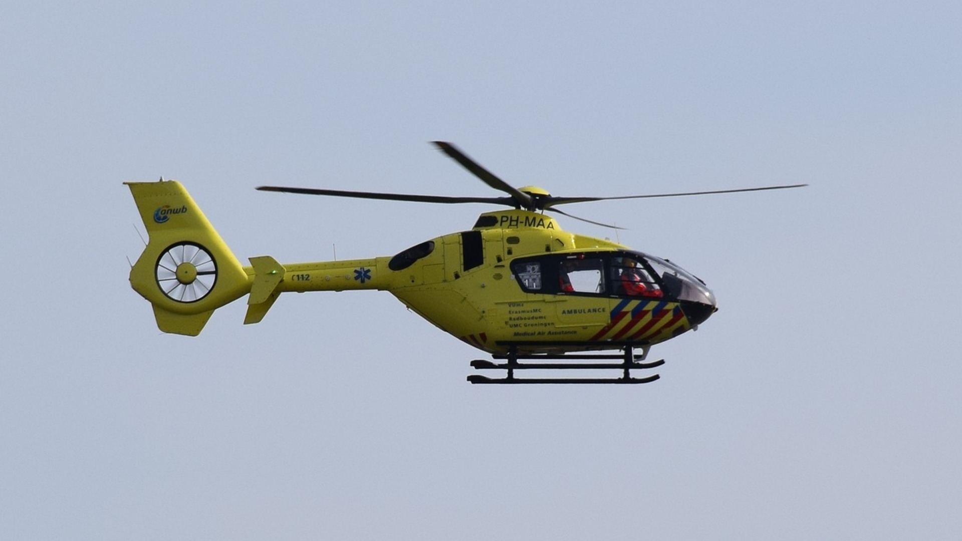 Traumahelikopter landt in woonwijk Waspik wegens ongeval
