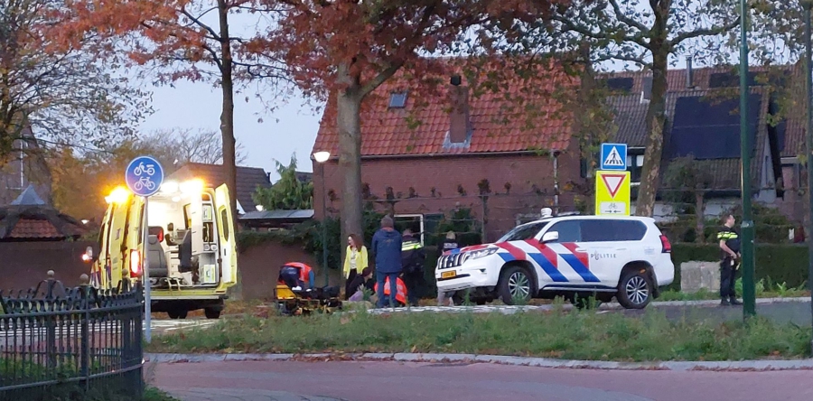 Aanrijding fietser met auto op nieuwe rotonde in Kaatsheuvel