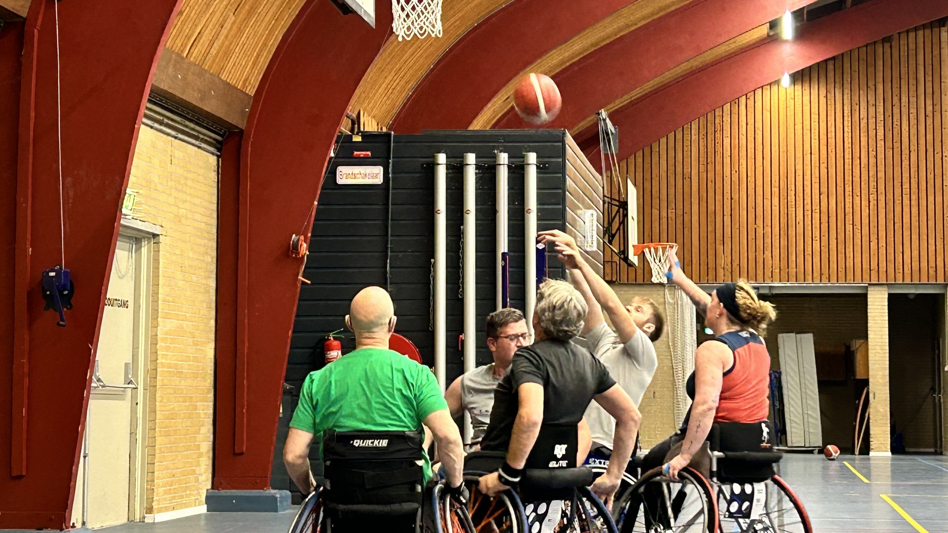 Langstraat Shooters heeft sinds kort rolstoelbasketbal (Video)