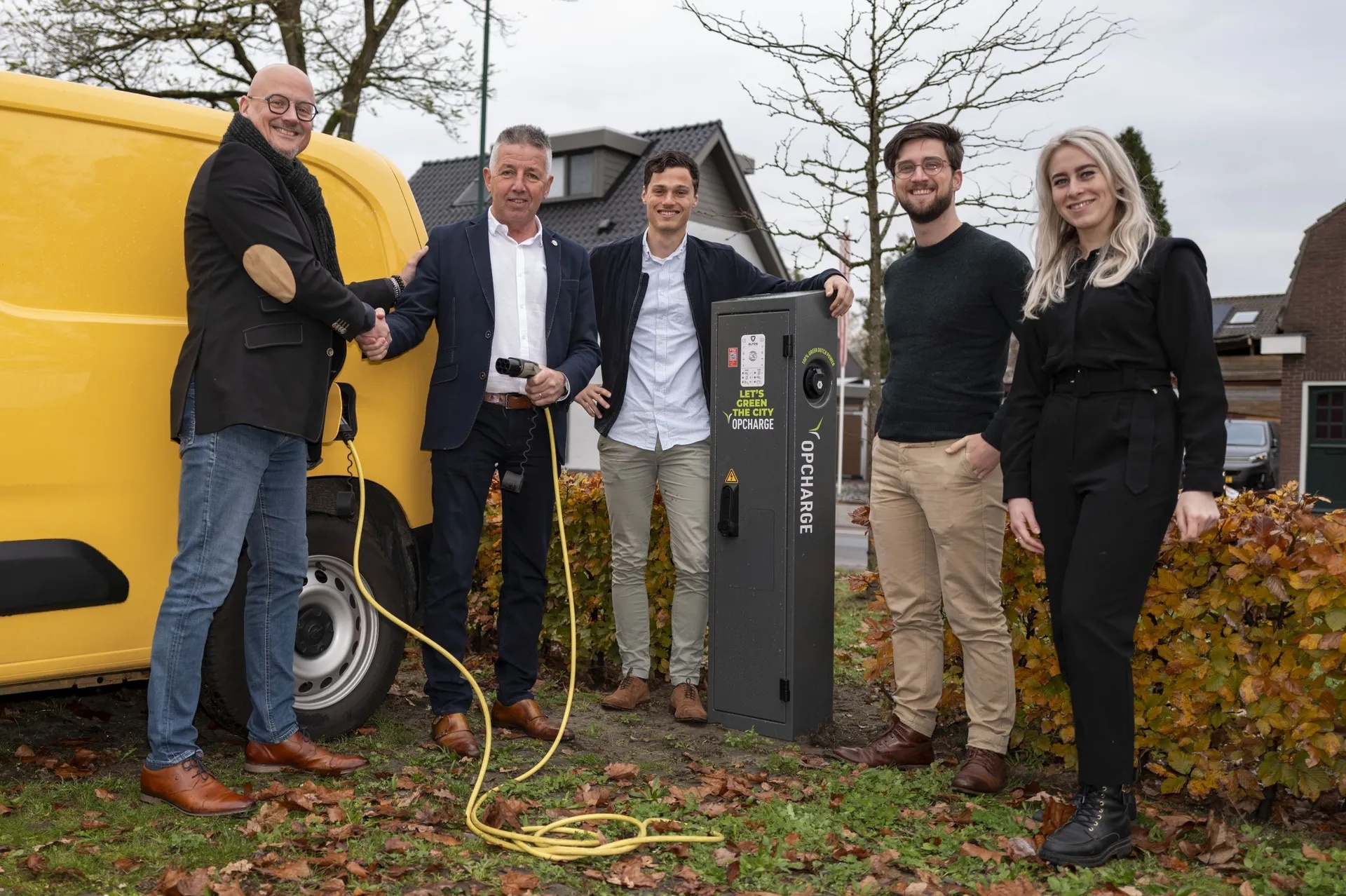 Bijna honderd nieuwe laadpalen in gemeente Loon op Zand geplaatst