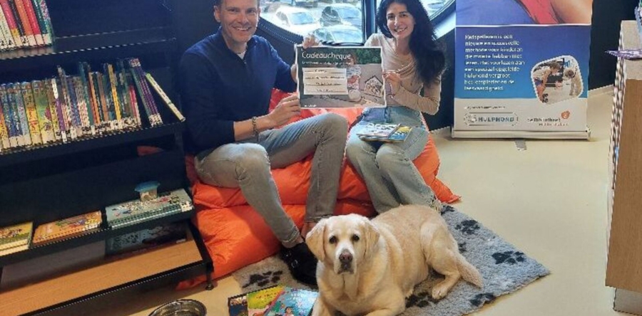 Bibliotheek Waalwijk werkt met hulphonden aan leesplezier kinderen