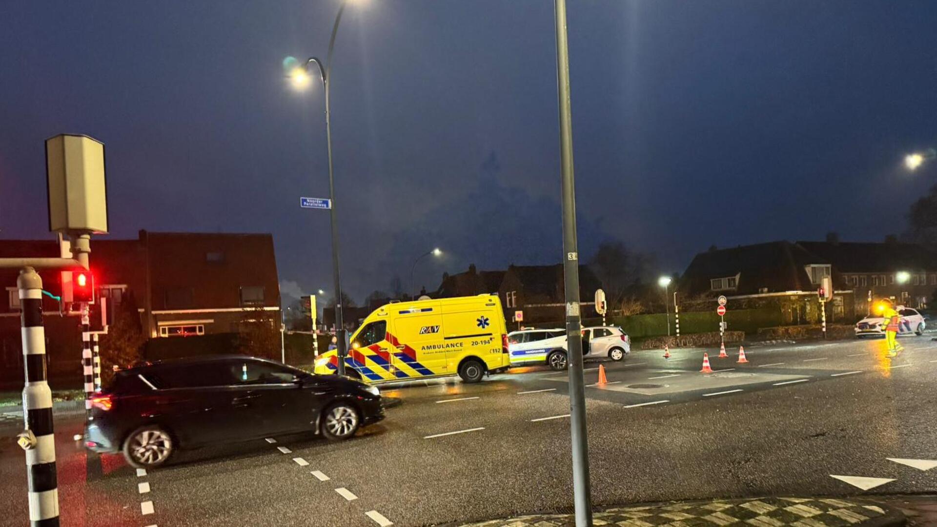 Botsing op kruispunt Noorder Parallelweg en Putstraat in Waalwijk
