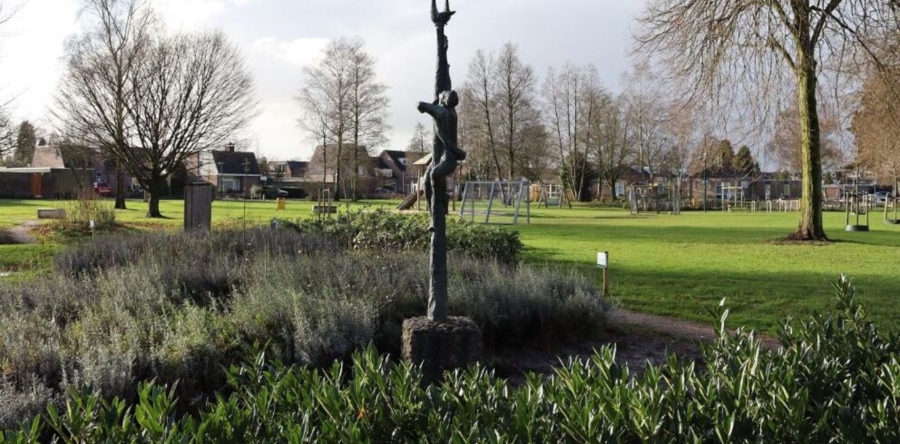 Kunstwerken De Phoenix en De Paalklimmer in Kaatsheuvel zijn terug