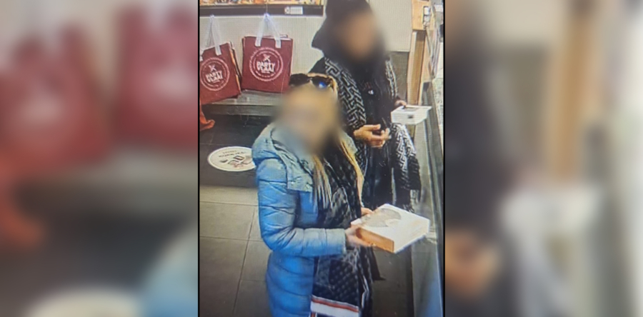 Man (87) gerold van portemonnee in Waalwijk, politie deelt daders