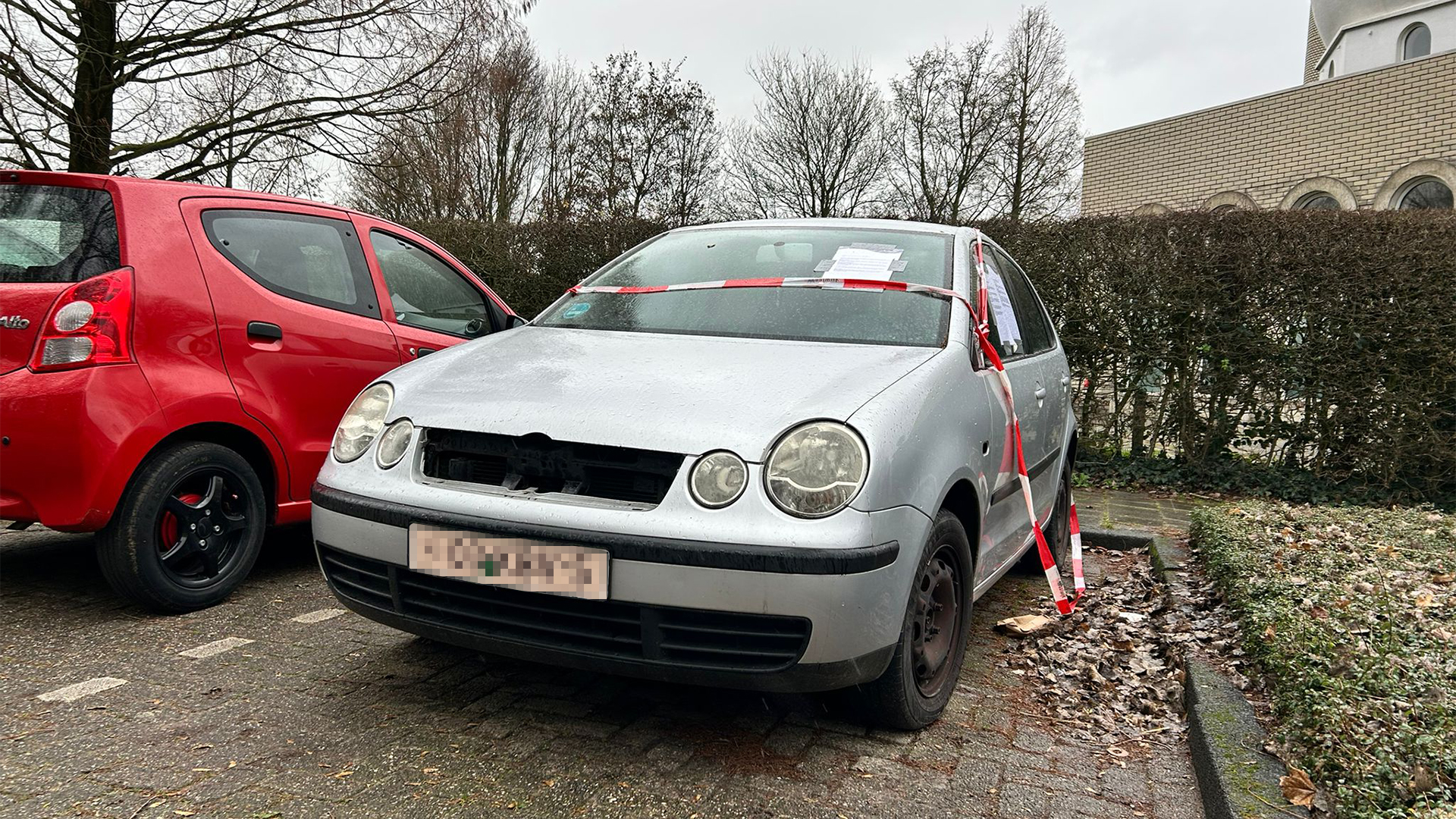 Gemeente Waalwijk wil dat autowrak Noordstraat verwijderd wordt