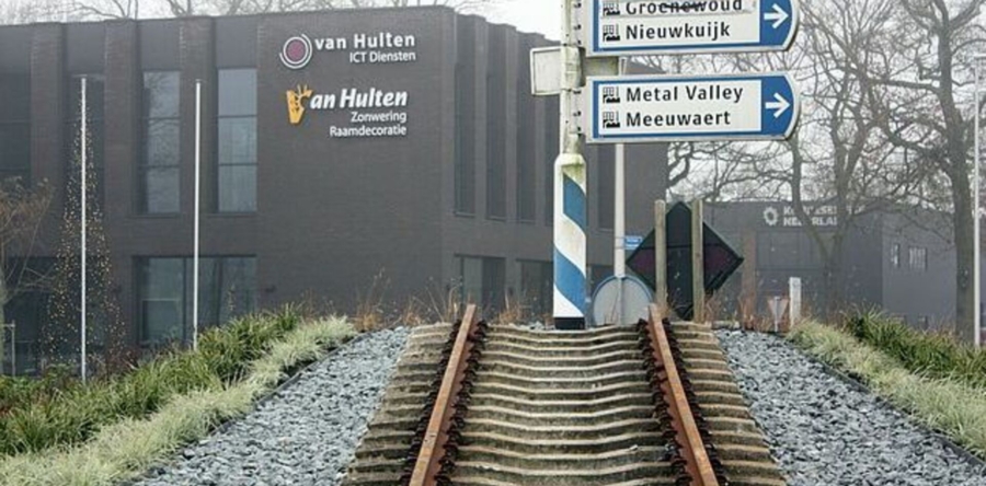 De rotonde bij afslag 42 van de A59 in Heusden is vernieuwd