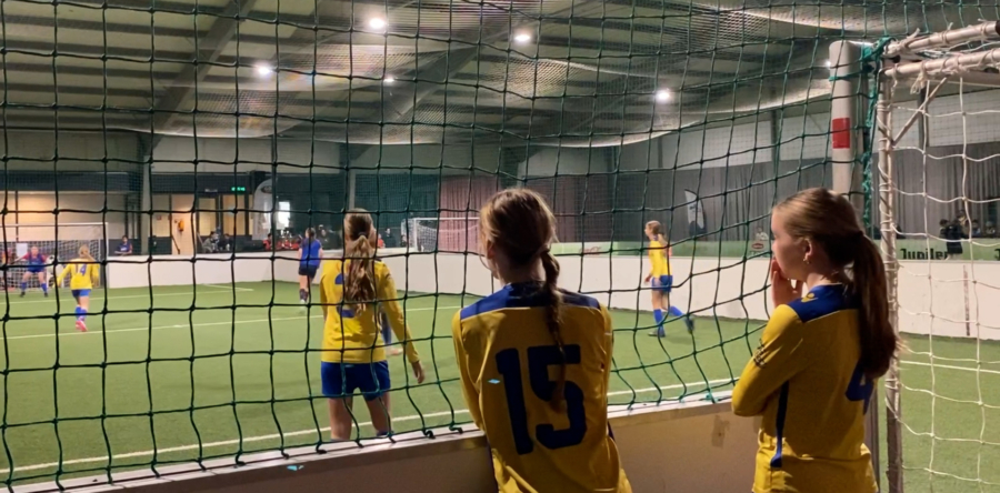 Voetballen tijdens de Langstraat G!rls Cup (Video)