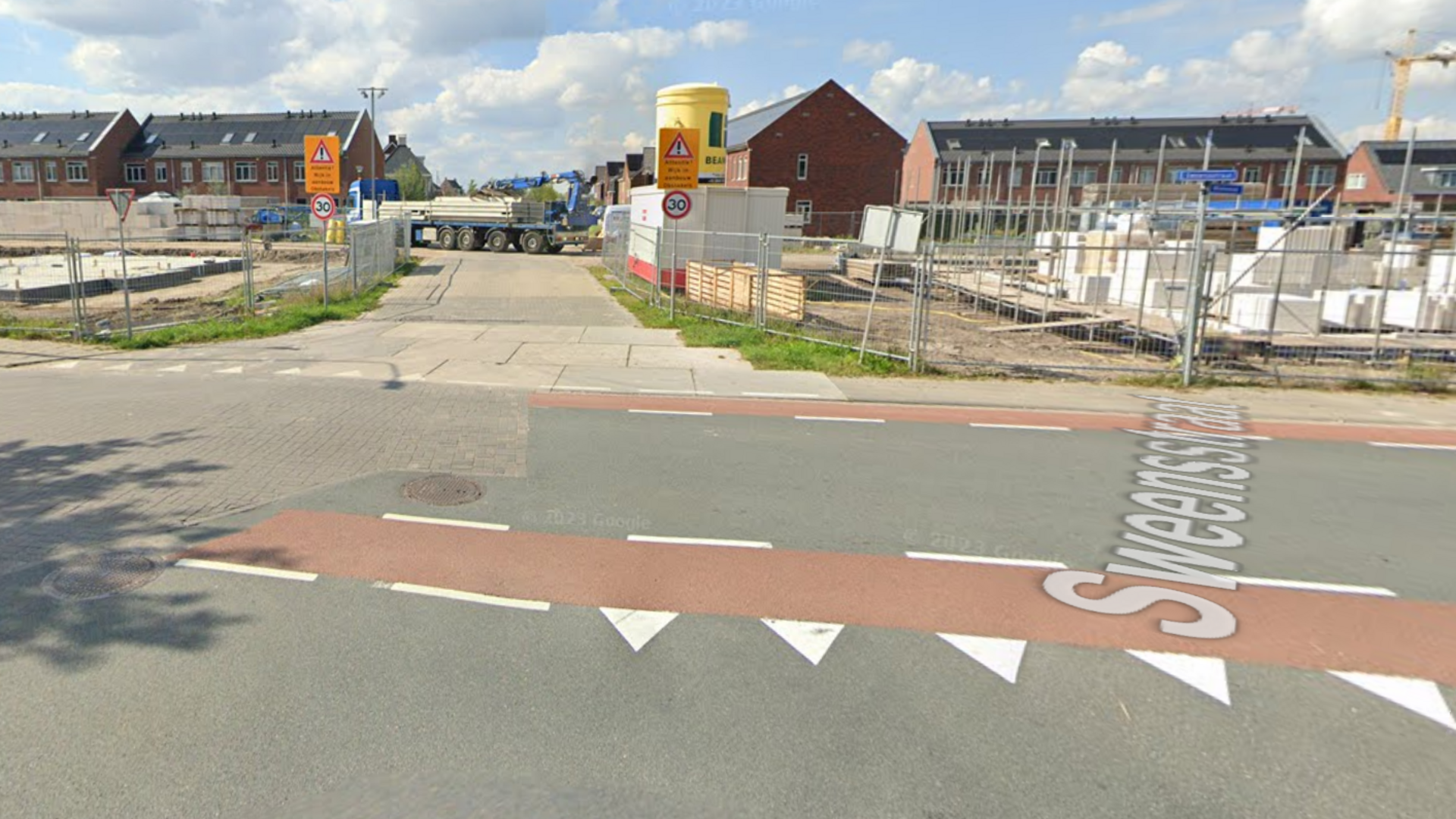 Tijdelijke voetgangersoversteekplaats in Sweensstraat Kaatsheuvel