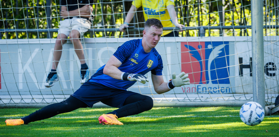 Doelman Yanick van Osch van RKC Waalwijk komende tijd niet inzetbaar