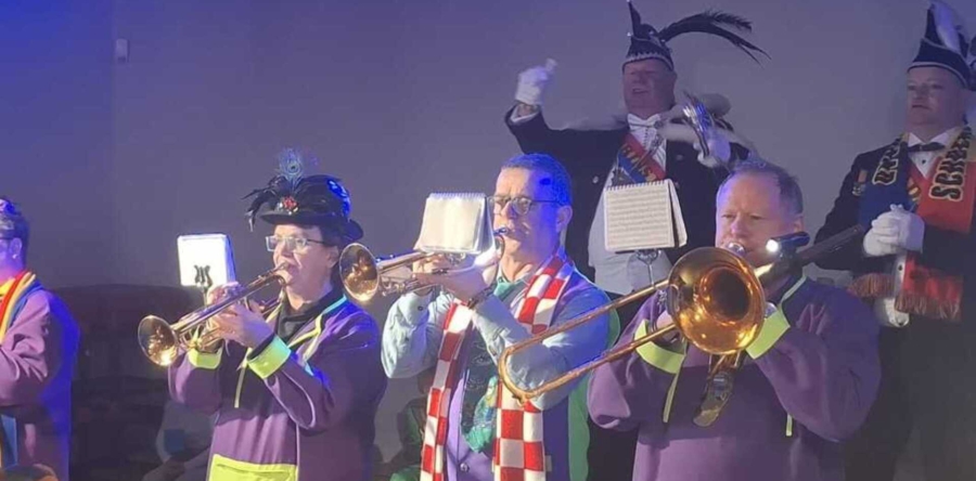 Raad van 11 Schoenlapperslaand maakt prinsentour (video)