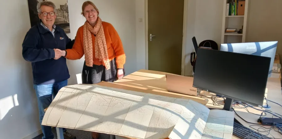 Heusdense heemkundekring draagt historische collectie over aan Salha