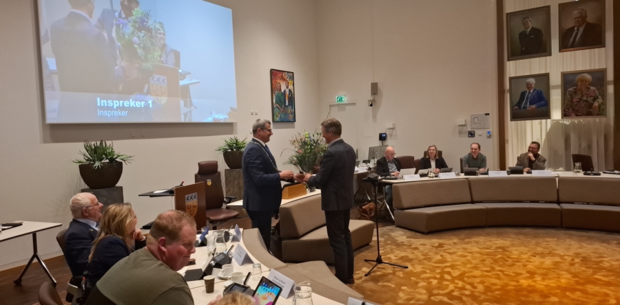 Cors Zijlmans beëdigd als tijdelijk wethouder in Loon op Zand (Video)