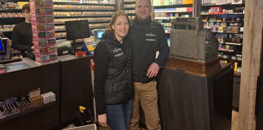 Nieuwe winkel aan Bloemenoordplein in Waalwijk