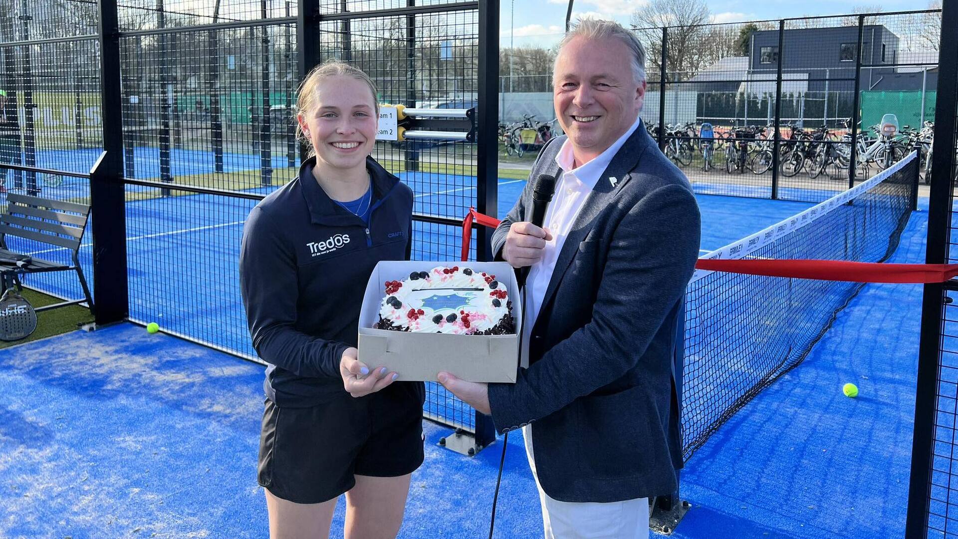 Padelster Tess de Vocht 'Doener van de Maand' van gemeente Heusden