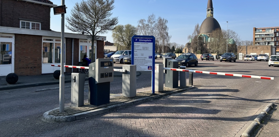 Gemeente Waalwijk wil mening inwoners omtrent slagbomen Unnaplein