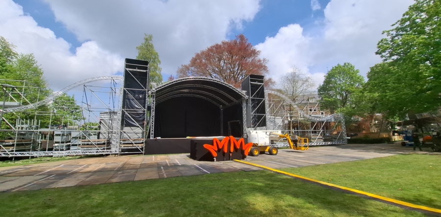 Voorbereidingen Oranjeparkfestival in Dongen in volle gang (Video)