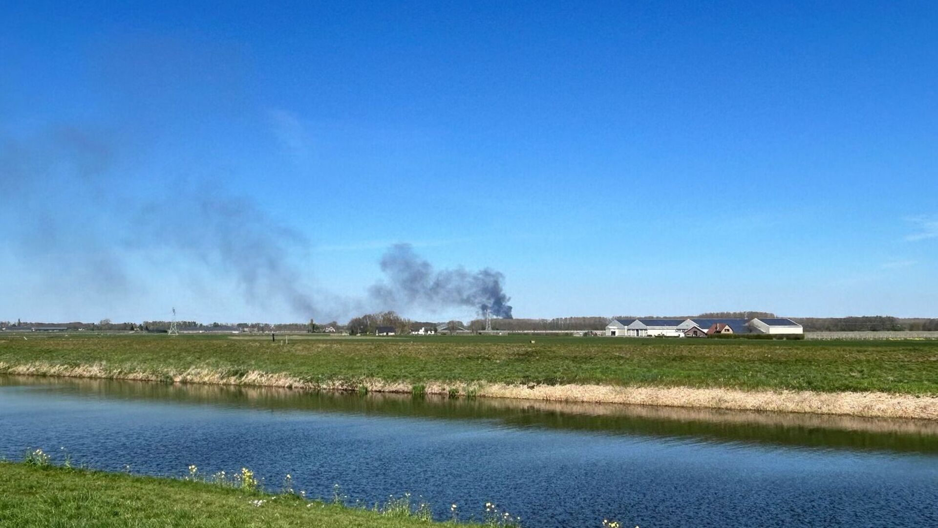 Grote brand in Wijk en Aalburg ook in De Langstraat te zien