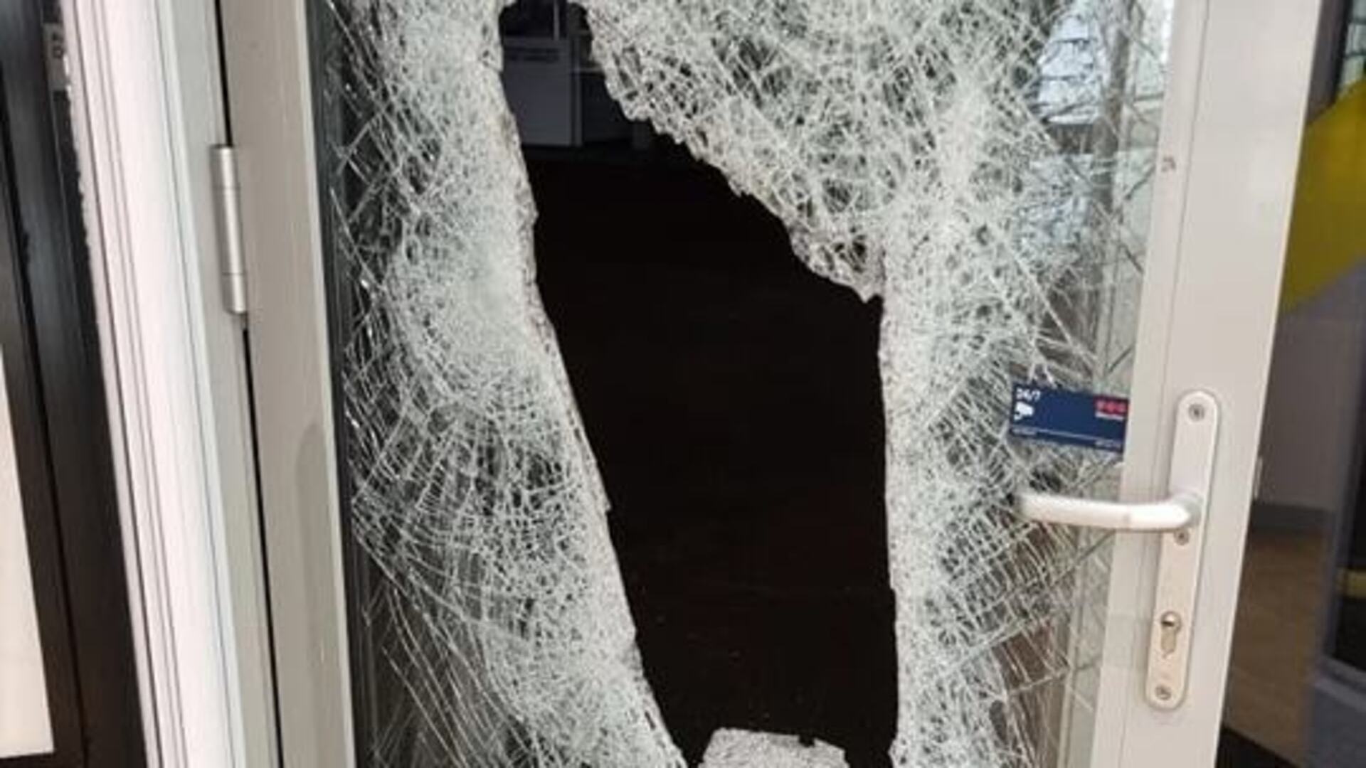 Zonnebrillen gestolen tijdens inbraak bij een opticien in Waalwijk