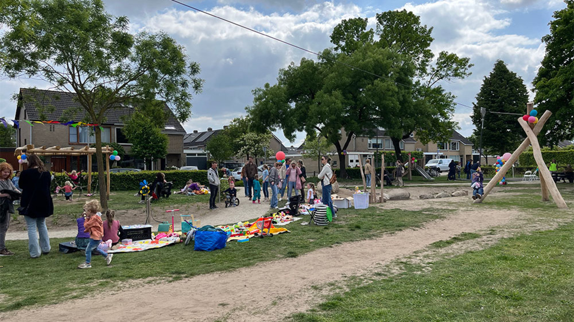 Speeltuin De Speelhoeve in Vlijmen feestelijk geopend