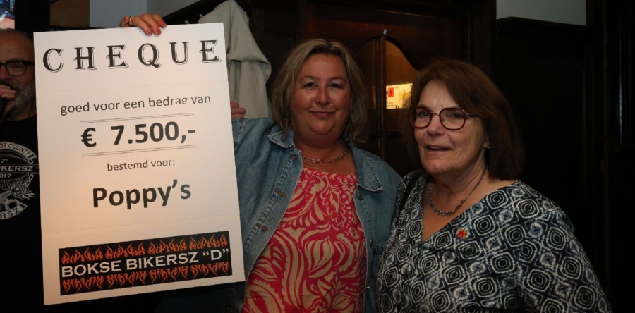 Stichting Bokse Bikersz D overhandigt cheque aan Poppy’s
