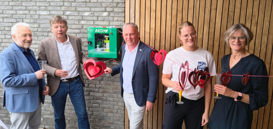 Gemeente Heusden ‘hartveilig’ door nieuwe AED in Steenenburg
