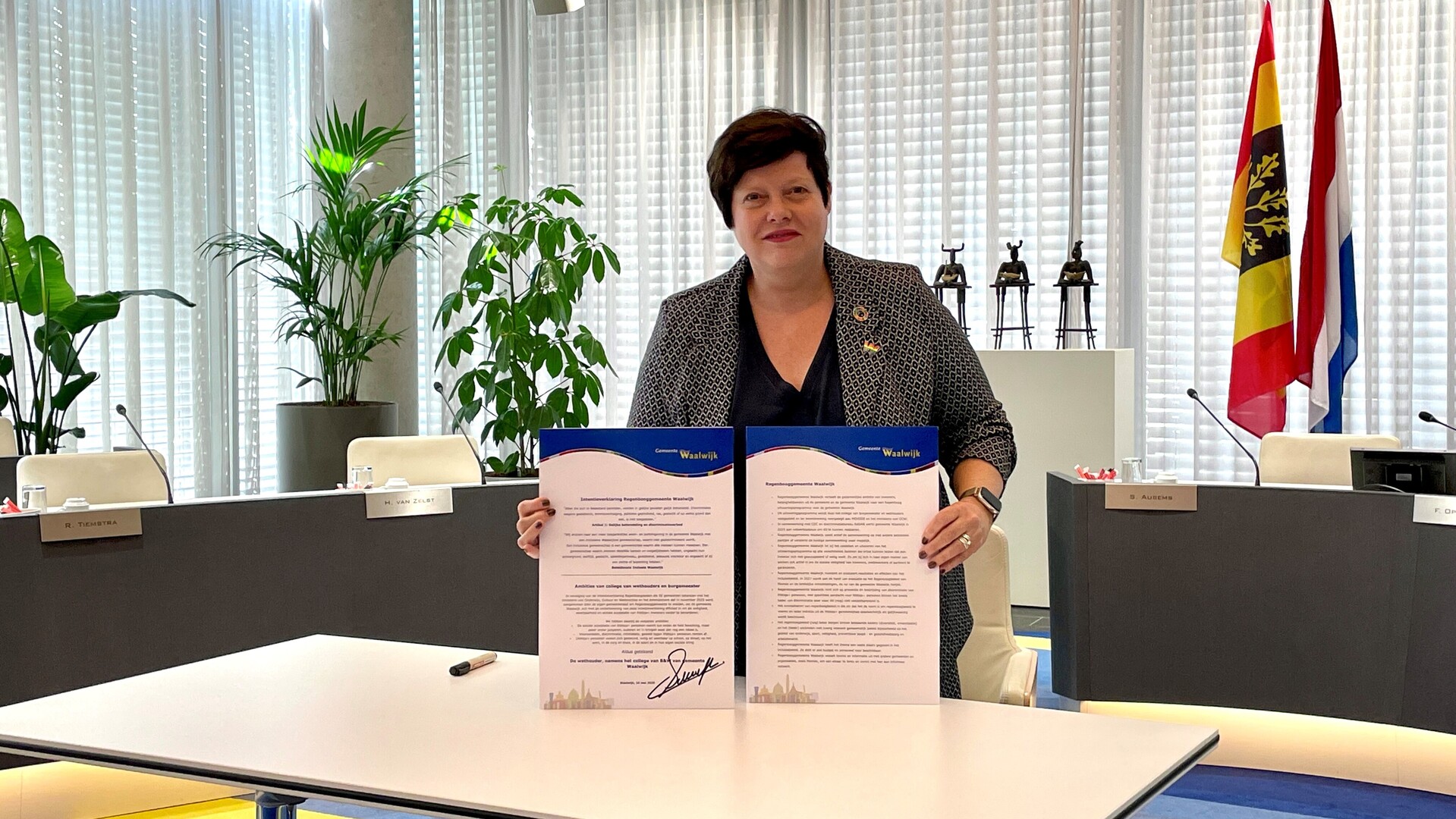 Gemeente Waalwijk is vanaf nu officieel een regenbooggemeente