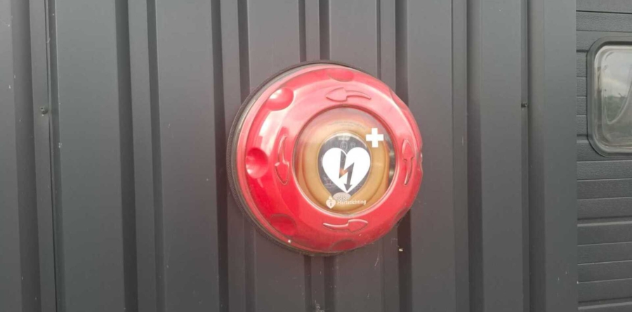 Sprang-Capelle zet zich in voor BuurtAED in Schoolstraat