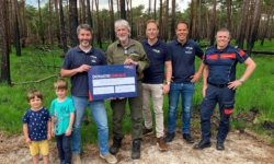 Waalwijks bedrijf schenkt donatie aan Loonse en Drunense Duinen