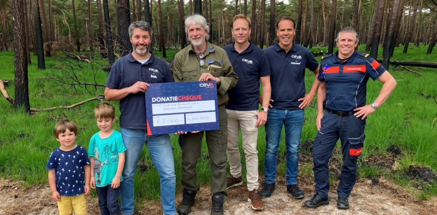 Waalwijks bedrijf schenkt donatie aan Loonse en Drunense Duinen