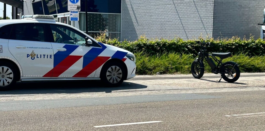 Jongen op fatbike in botsing gekomen met motorrijder bij Tuinstraat