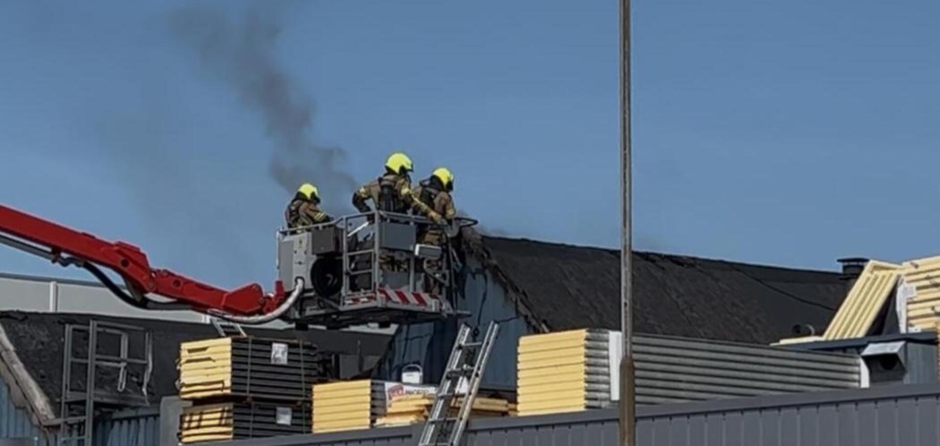 Brand bij bakkerij Daelmans in Nieuwkuijk: grote rookontwikkeling