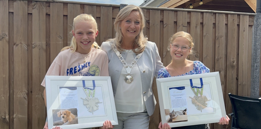 Jeugdlintje voor Waalwijkse Saar en Lara (Video)