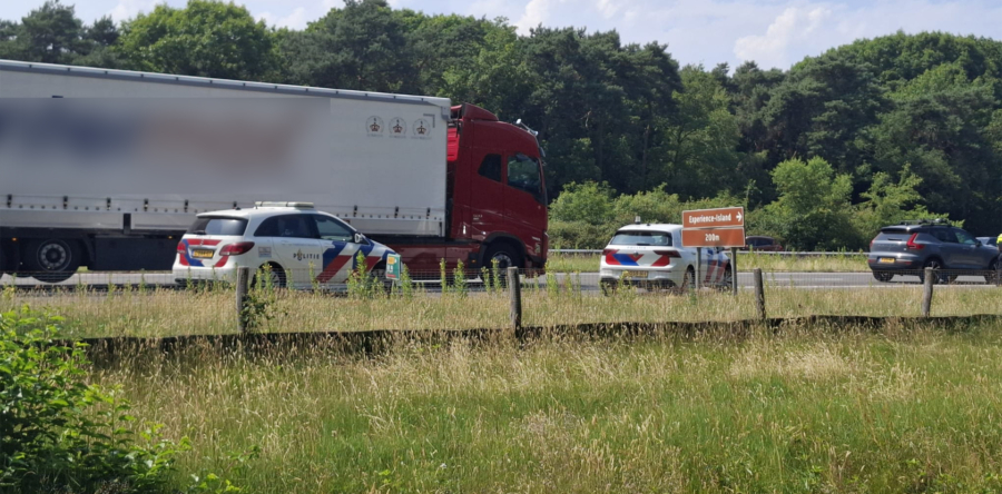 Ongeluk met meerdere voertuigen op N261 bij Loon op Zand