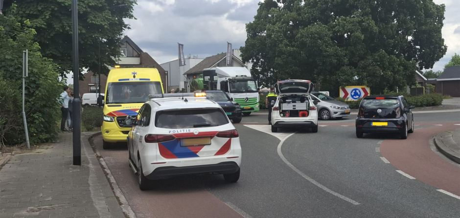 Fietser aangereden door auto op rotonde Sprang-Capelle