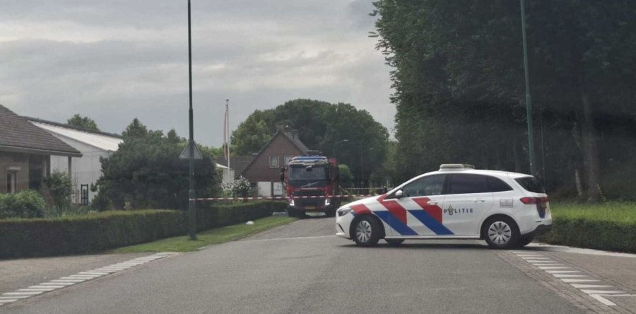 Brand in caravanstalling aan Procureurweg Dongen, grasmaaier vat vlam