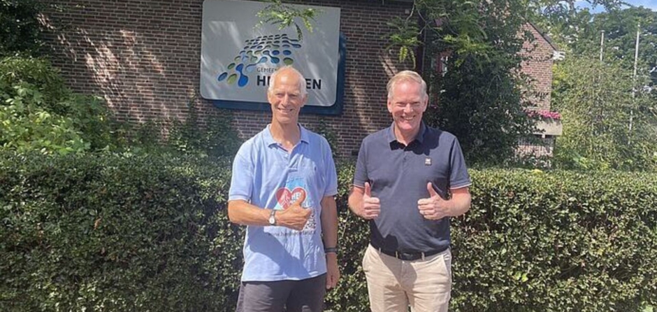 Langstraatse gemeenten ontvangen loper van bijzondere wandeltocht