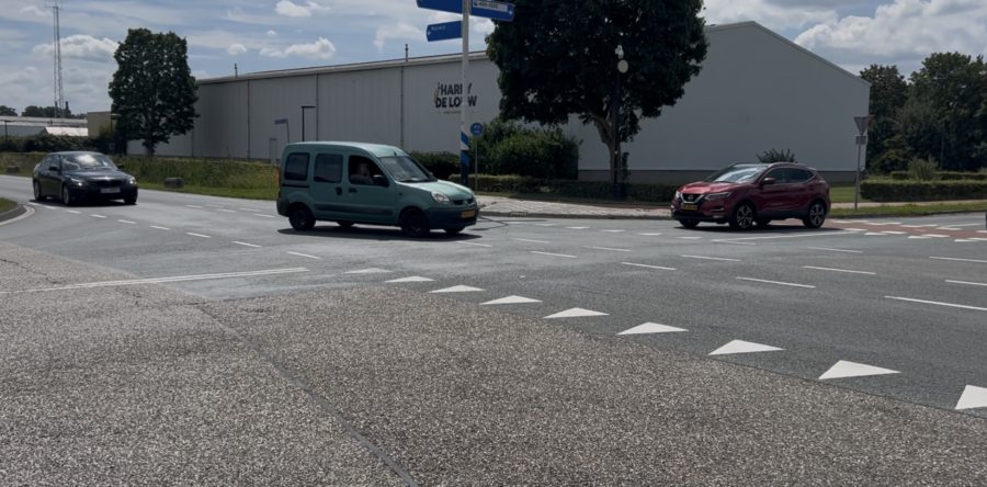 Wat kan gemeente Waalwijk doen aan kruising Kloosterheulweg? (video)