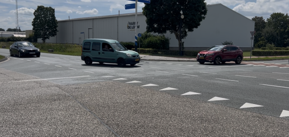 Wat kan gemeente Waalwijk doen aan kruising Kloosterheulweg? (video)