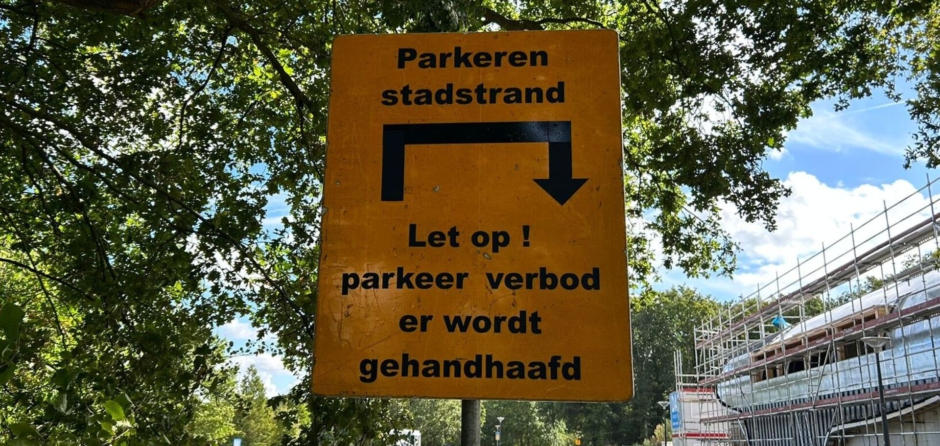 Parkeerverbod bij stadsstrand: parkeren bij Vijverlaan verboden