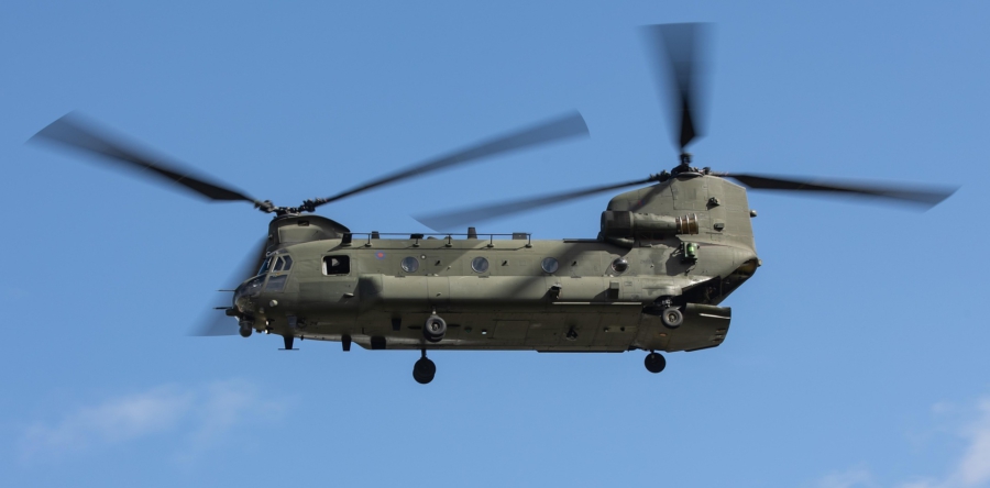 Laagvliegoefeningen van defensiehelikopters in- en rondom Heusden