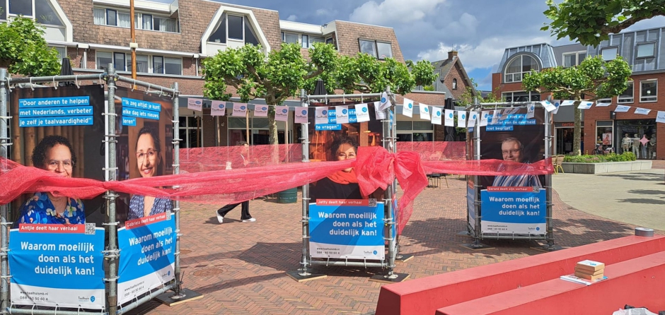 Foto-expositie over laaggeletterdheid in Drunen (video)