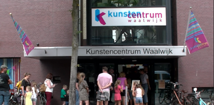 Doe mee dag leert Waalwijkse kinderen drummen en breakdancen (video)