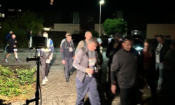 Eerste lopers moeten 80-strijd na drie uur en een kwartier staken