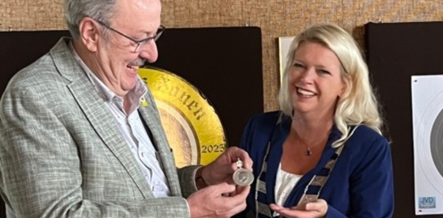 Drunense handboogvereniging krijgt Koninklijke Erepenning